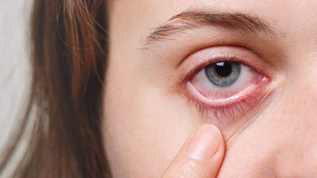 Recognizing Retinal Damage Symptoms: Early Signs and Prevention